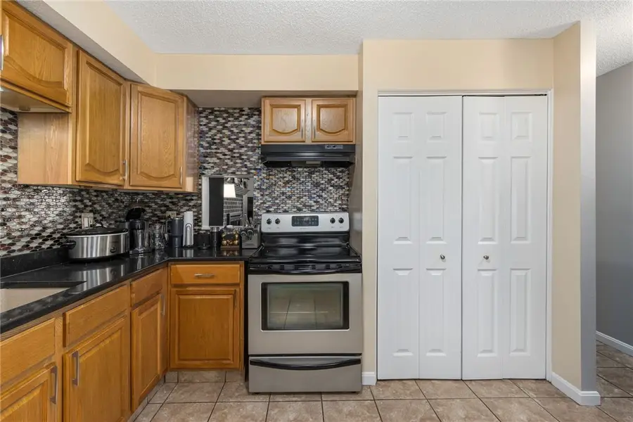 6 Governors Hill #6, West Warwick, RI 02893 - #3