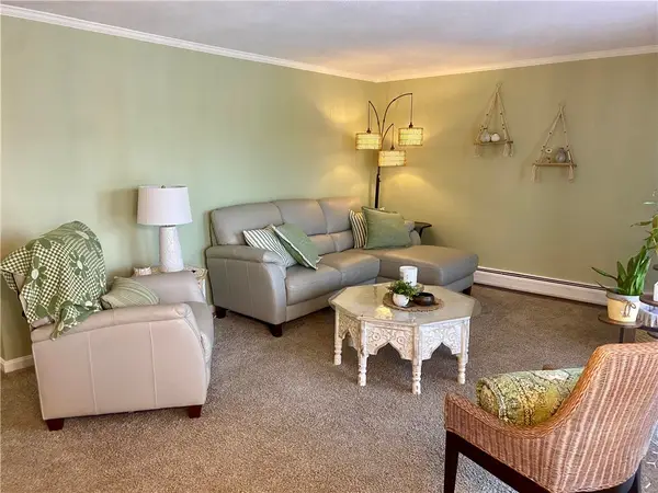 7 Wake Robin Road #104, Lincoln, RI 02865