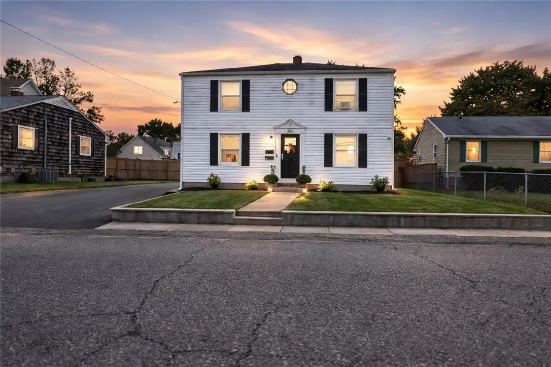 386 Mendon Avenue, Pawtucket, RI 02861 - #1