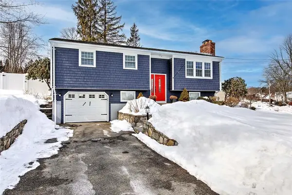 8 Surrey Lane, West Warwick, RI 02893