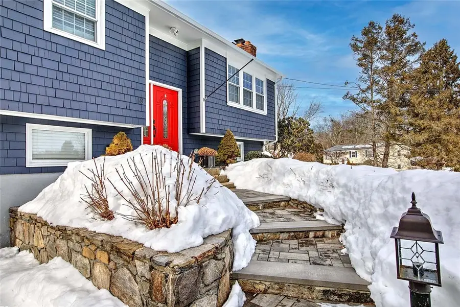 8 Surrey Lane, West Warwick, RI 02893 - #2