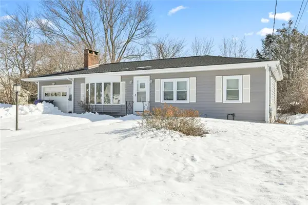 14 Winthrop Street, East Providence, RI 02915