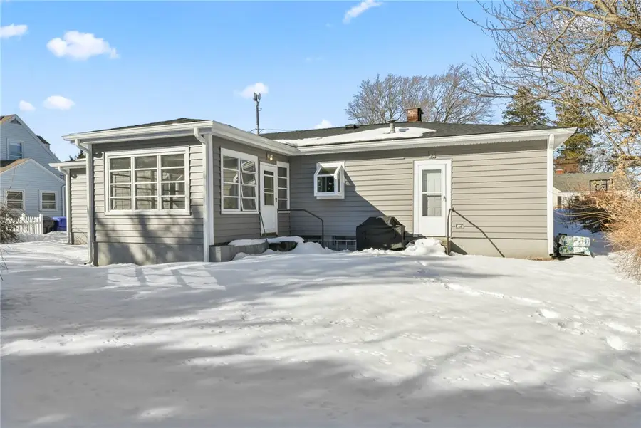 14 Winthrop Street, Riverside, RI 02915 - #3