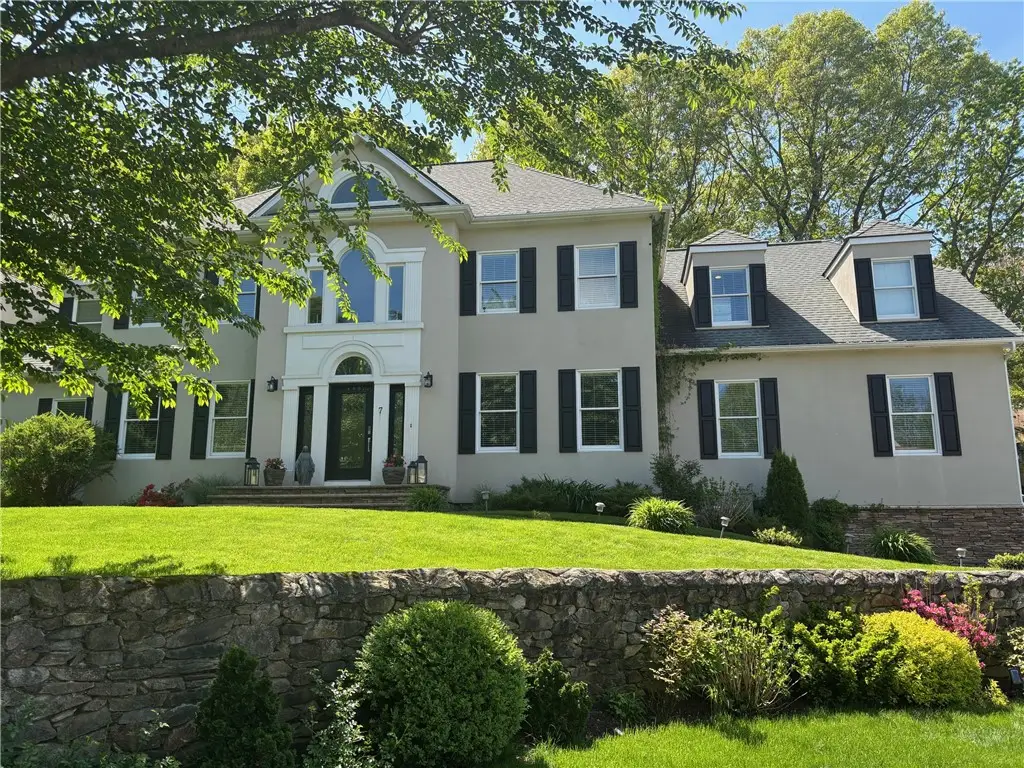 7 Thornewood Drive, Lincoln, RI 02865 - #1