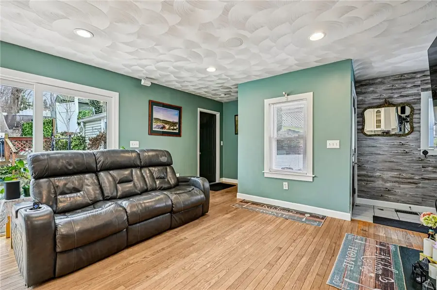 26 Barton Avenue, Warwick, RI 02889 - #2