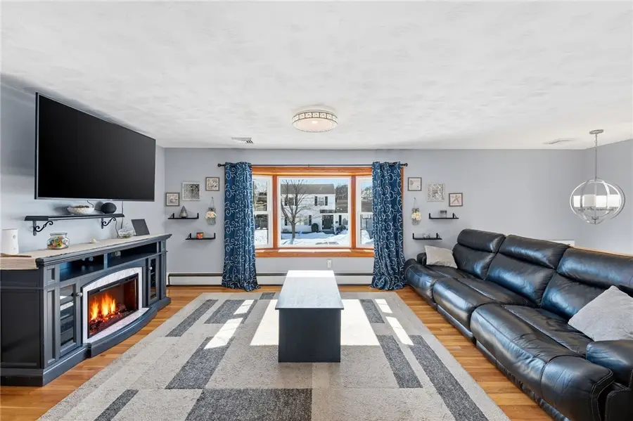 34 Commack Road, East Providence, RI 02914 - #2