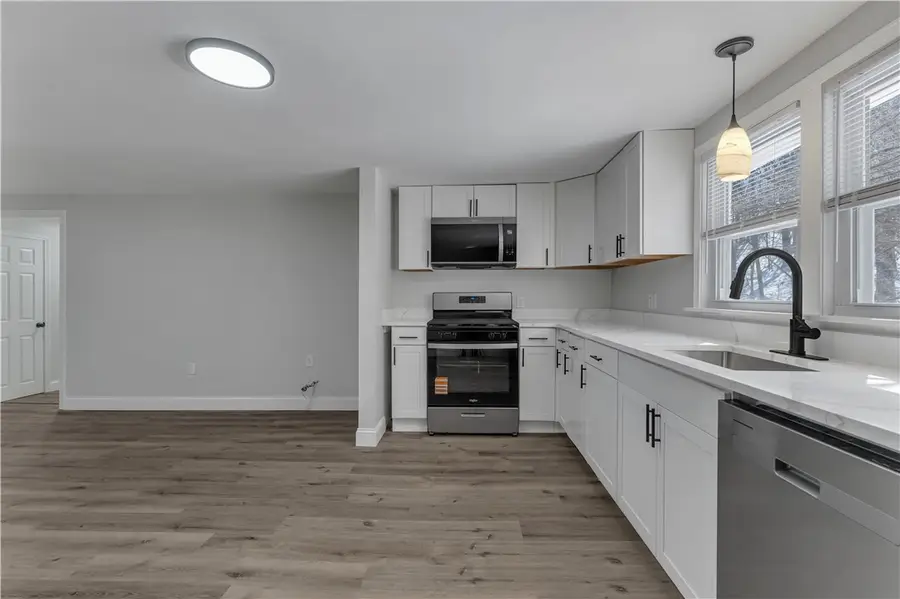 403 Commonwealth Avenue, Warwick, RI 02886 - #3