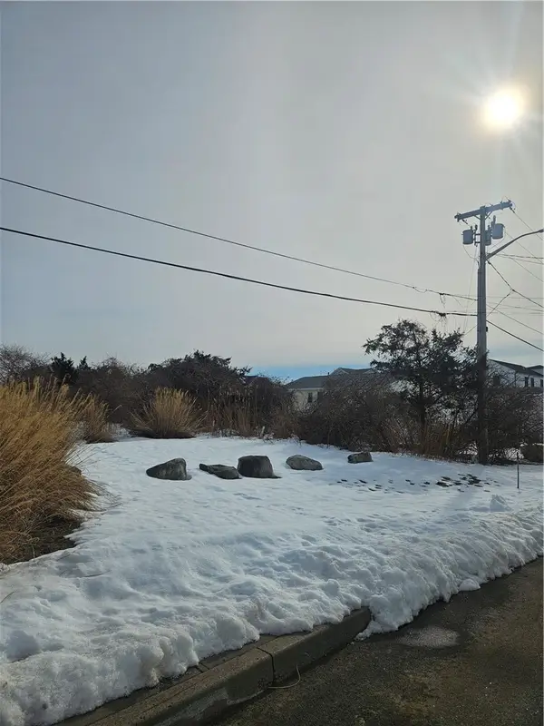 7 Fishermans Avenue, Westerly, RI 02891