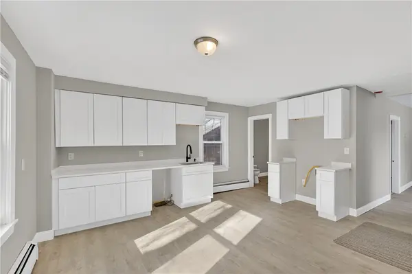 5 Valley Street, Lincoln, RI 02838