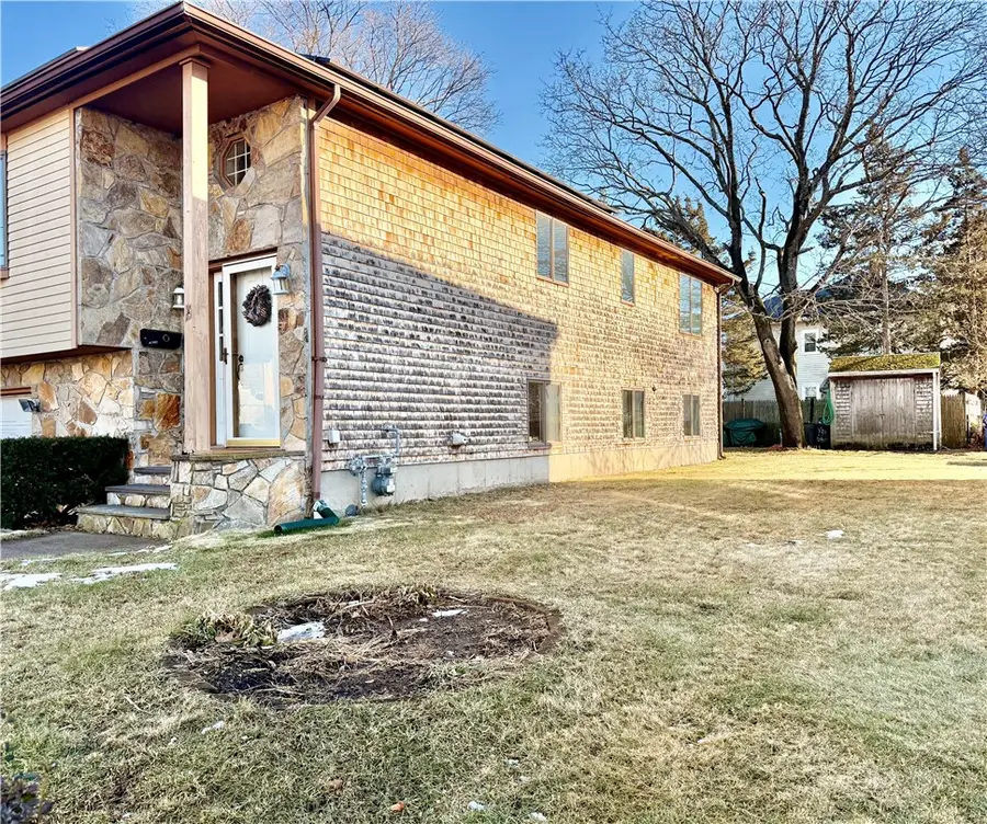 139 Suffolk Avenue, Pawtucket, RI 0261 - #3