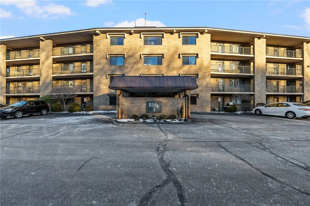 650 East Greenwich Avenue #3/102, West Warwick, RI 02893 - #1