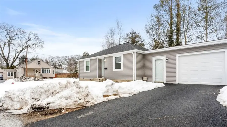 6 Seneca Street, Warwick, RI 02886 - #2