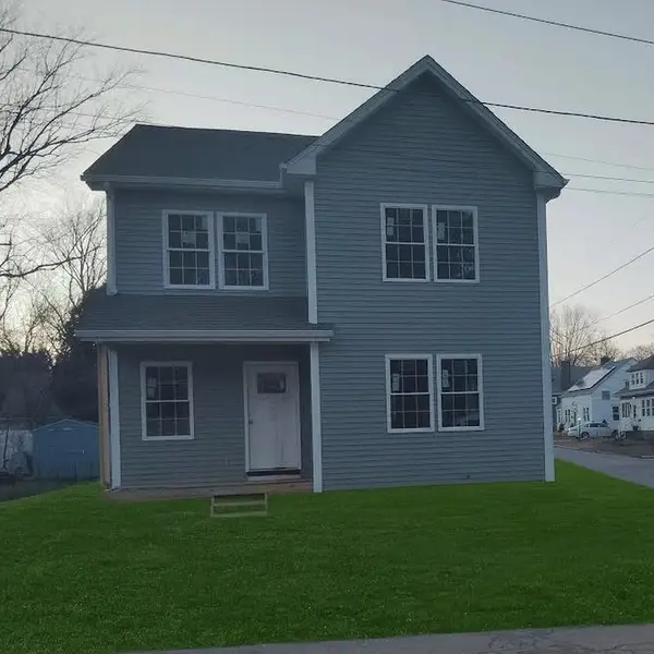 25 Arnold Street, East Providence, RI 02915