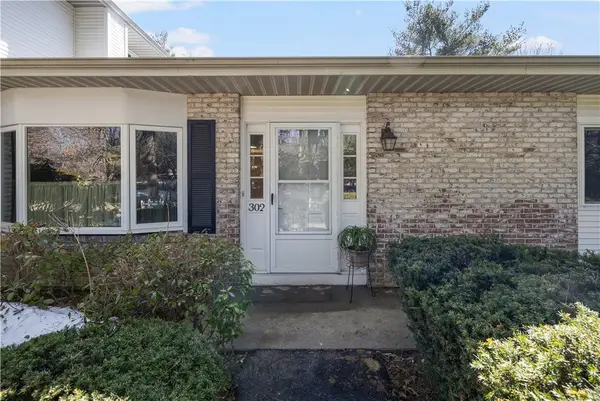 302 Chatham Circle, Warwick, RI 02886