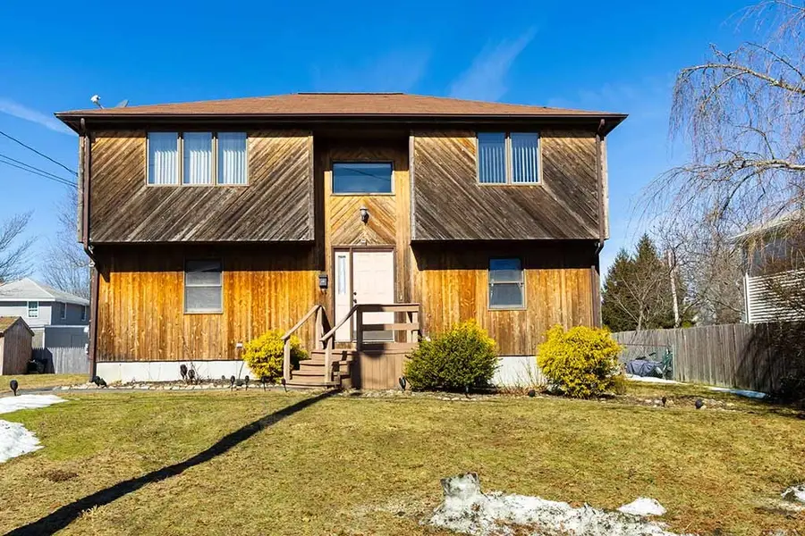 21 Chesterfield Avenue, Warwick, RI 02889 - #2