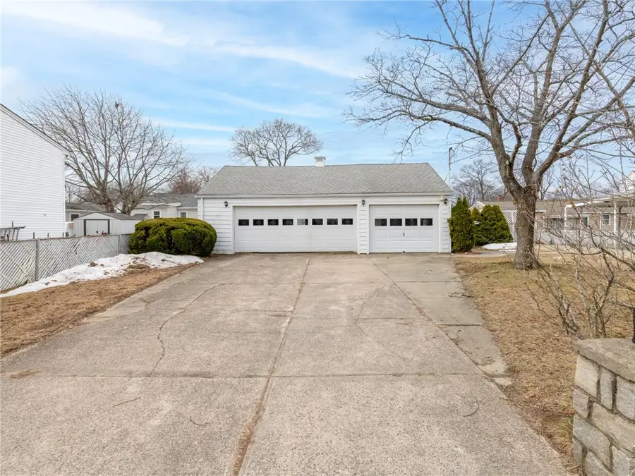 106 Coyle Avenue, Rumford, RI 02916 - #3