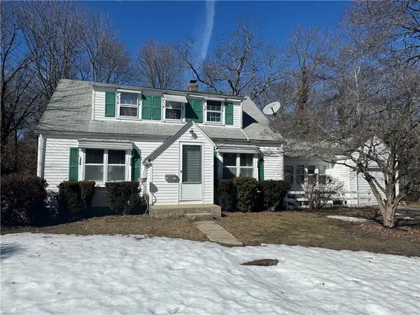 15 Link Street, Warwick, RI 02886