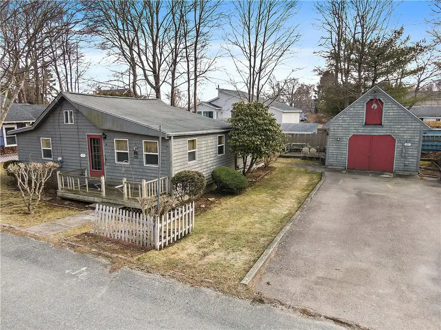 9 Edwards Avenue, South Kingstown, RI 02879 - #2