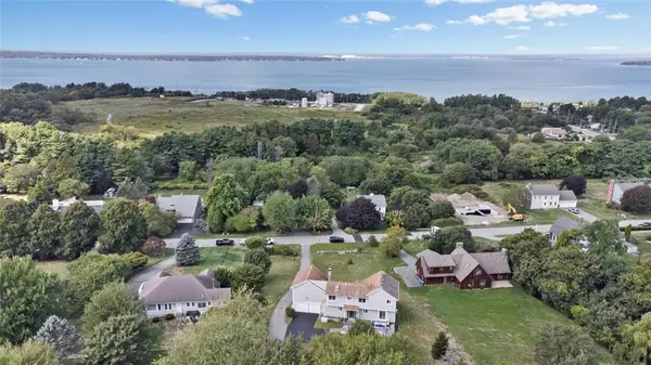 10 J H Dwyer Drive, Middletown, RI 02842