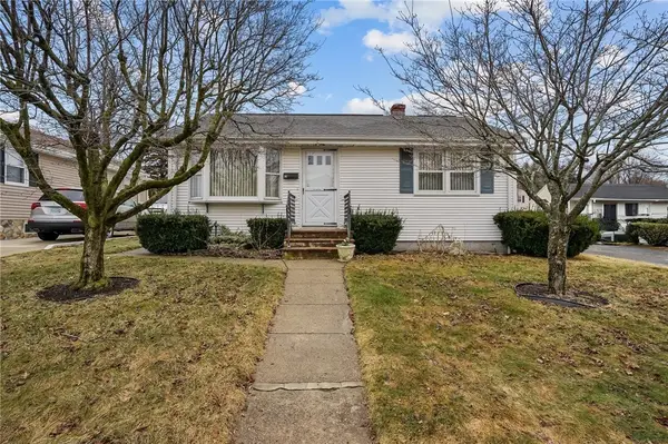 14 Maxfield Avenue, East Providence, RI 02914+