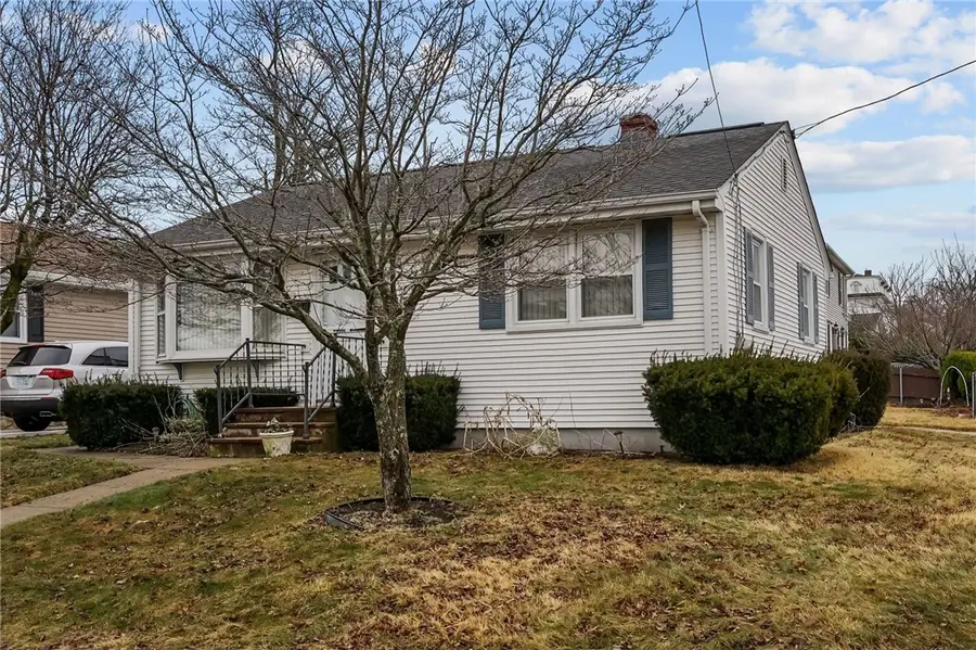 14 Maxfield Avenue, East Providence, RI 02914+ - #3