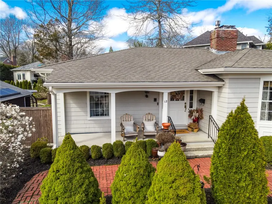 12 Coldbrook Court, Cranston, RI 02920 - #3