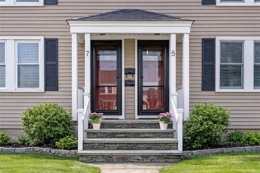 5 Shangri La Lane, Middletown, RI 02842 - #2