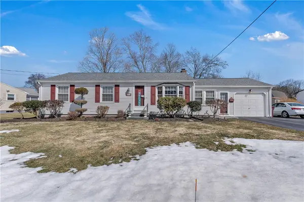 255 Knollwood Drive, Woonsocket, RI 02895