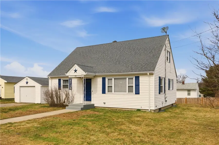 92 Bracket Avenue, Tiverton, RI 02878 - #3