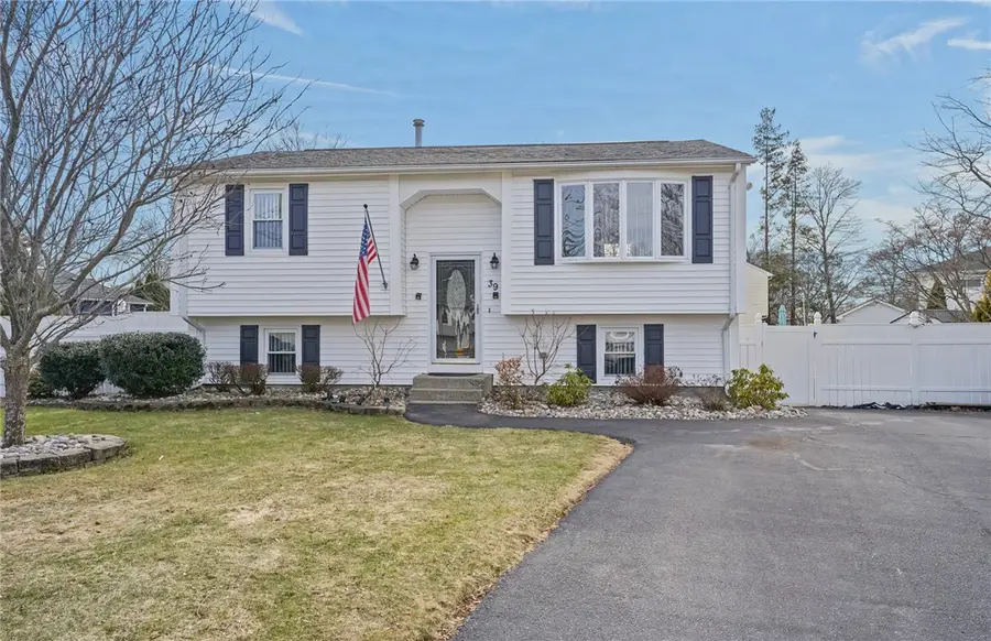 39 Gateway Court, Warwick, RI 02889 - #2