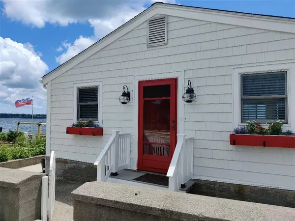 385 Park Avenue, Portsmouth, RI 02871