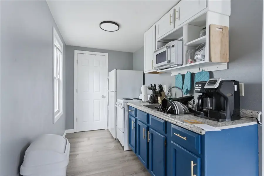 31 Oakhurst Avenue, Warwick, RI 02889 - #3