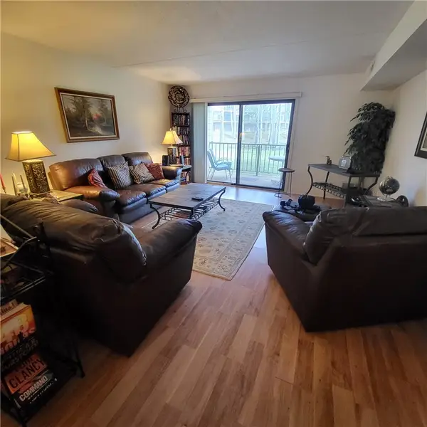 650 East Greenwich Avenue #3-108, West Warwick, RI 02893