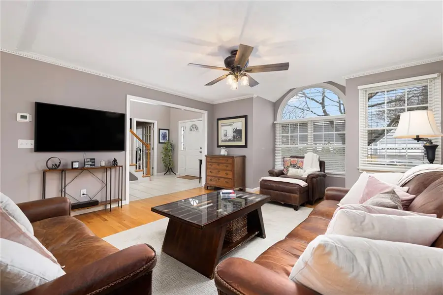 33 Old Meadow Lane, Cumberland, RI 02864 - #3