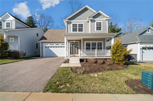 43 Somerset Circle, North Kingstown, RI 02852