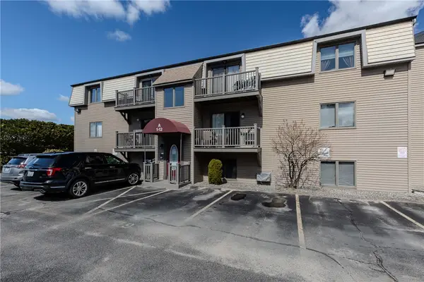 11 Village Court #11, West Warwick, RI 02893