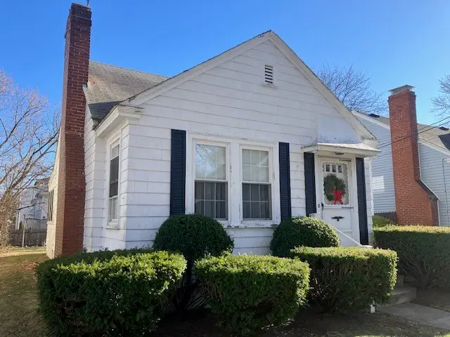 31 Rowan Street, Providence, RI 02908 - #3