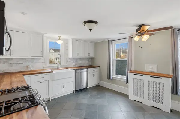 493 Turnpike Avenue, Portsmouth, RI 02871