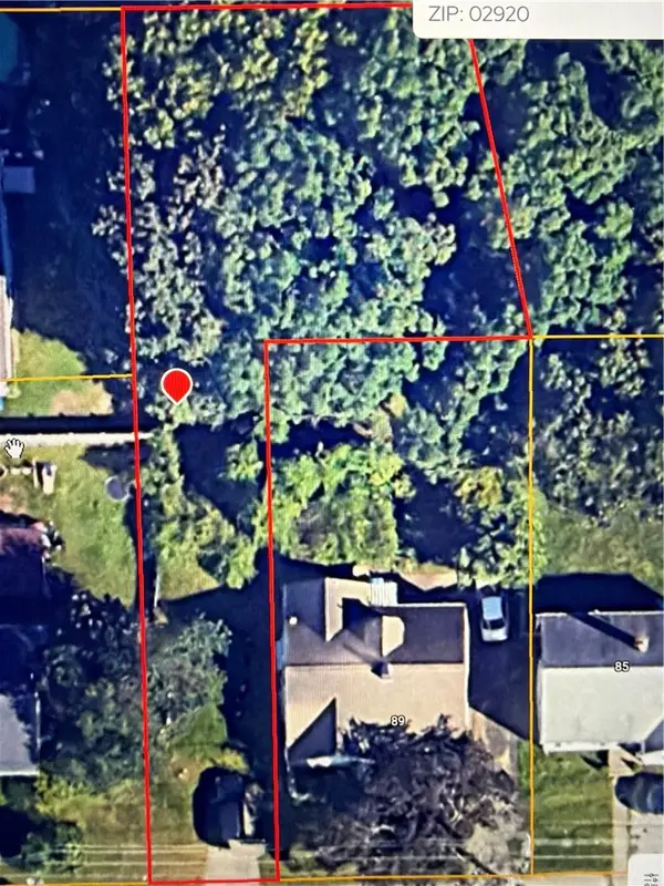 89 Randall St Street, Cranston, RI 02920