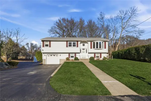 44 Village Avenue, Cranston, RI 02920