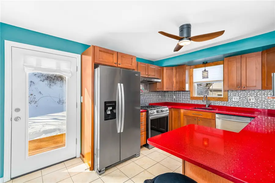 546 River Road, Lincoln, RI 02865 - #3