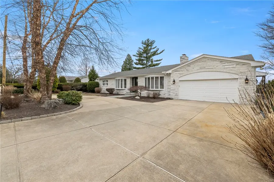 135 Meshanticut Valley Parkway, Cranston, RI 02920 - #2