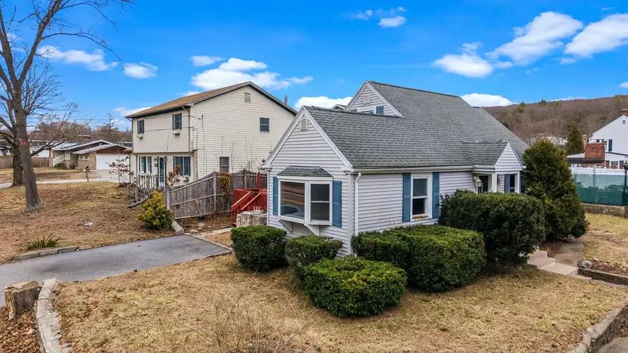 2 Whitman Street, Smithfield, RI 02917 - #3