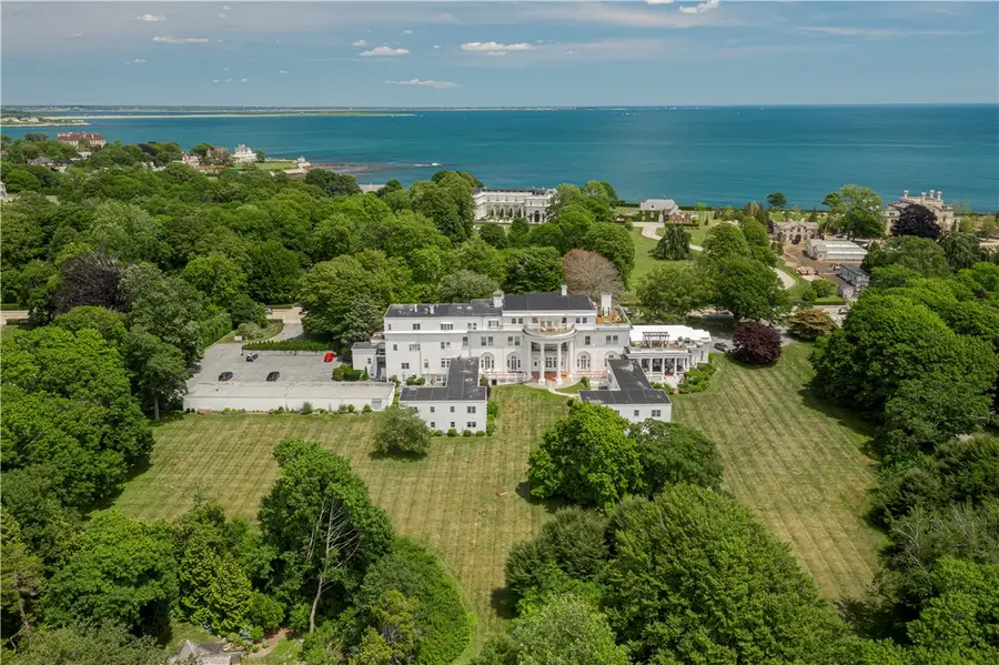 553 Bellevue Avenue #2, Newport, RI 02840 - #3