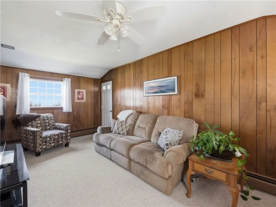 11 Fountain Avenue, Barrington, RI 02806 - #3