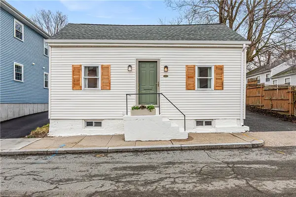 27 Padelford Street, Providence, RI 02906