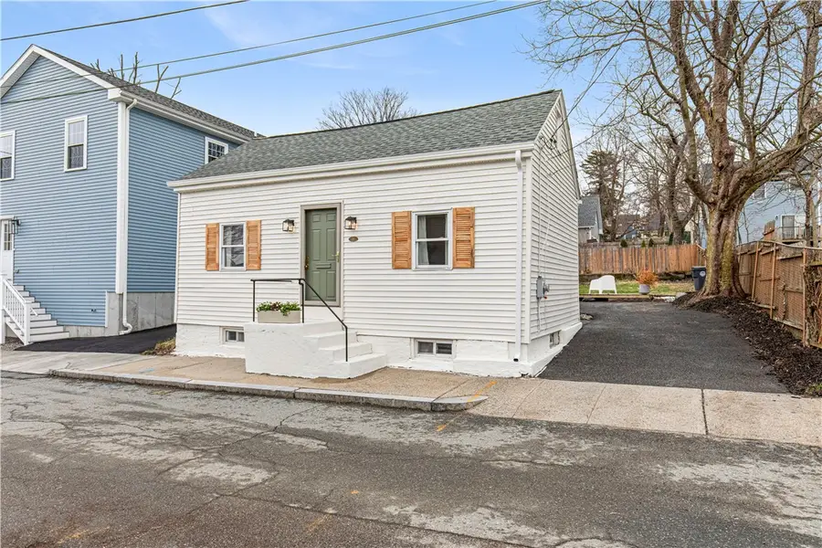 27 Padelford Street, Providence, RI 02906 - #3