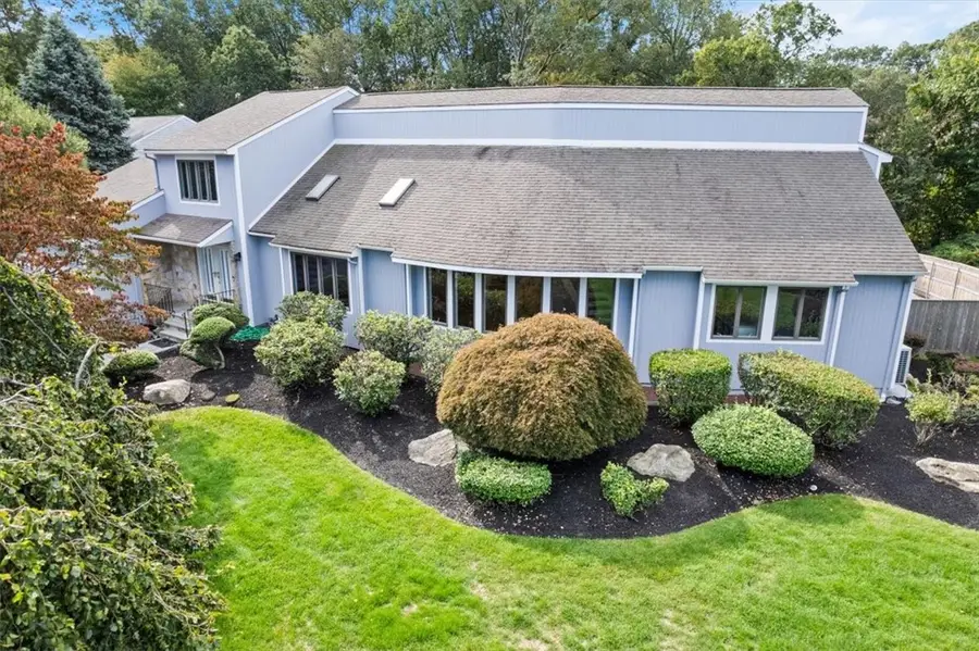 30 Dutchess Drive, Cranston, RI 02921 - #3