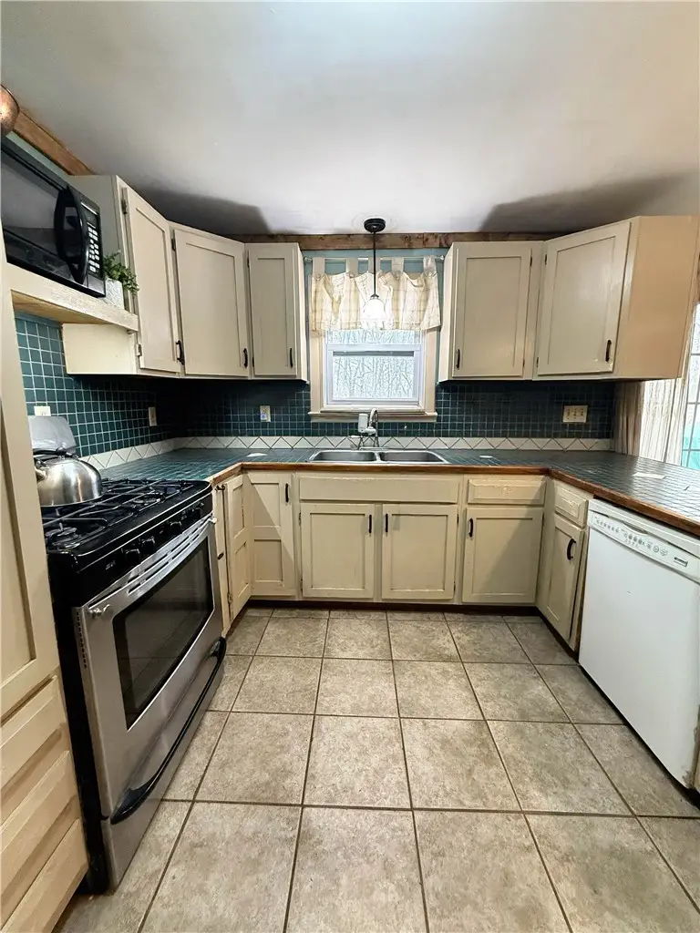 22 Dexter Rock Way, Lincoln, RI 02865 - #3