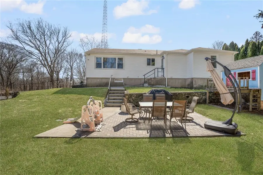 9 Heath Street, Johnston, RI 02919 - #3